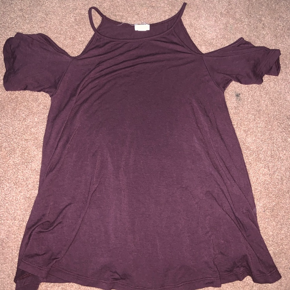 Off shoulder shirt